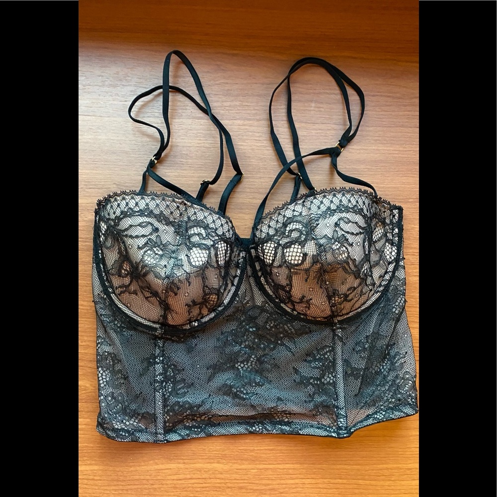 NWOT Victoria’s Secret Corset top VERY SEXY
Lightly-Lined Bustier